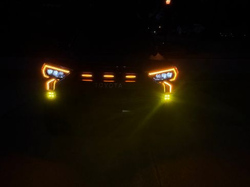 Used 2020 Toyota 4Runner Venture w/ Moonroof Package image 11