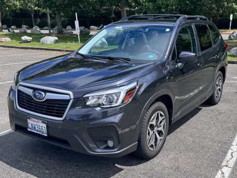 Used 2019 Subaru Forester Premium AWD/4WD image 1