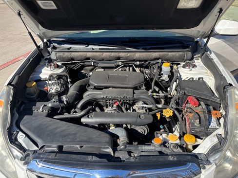 Used 2012 Subaru Outback 2.5i Limited image 11