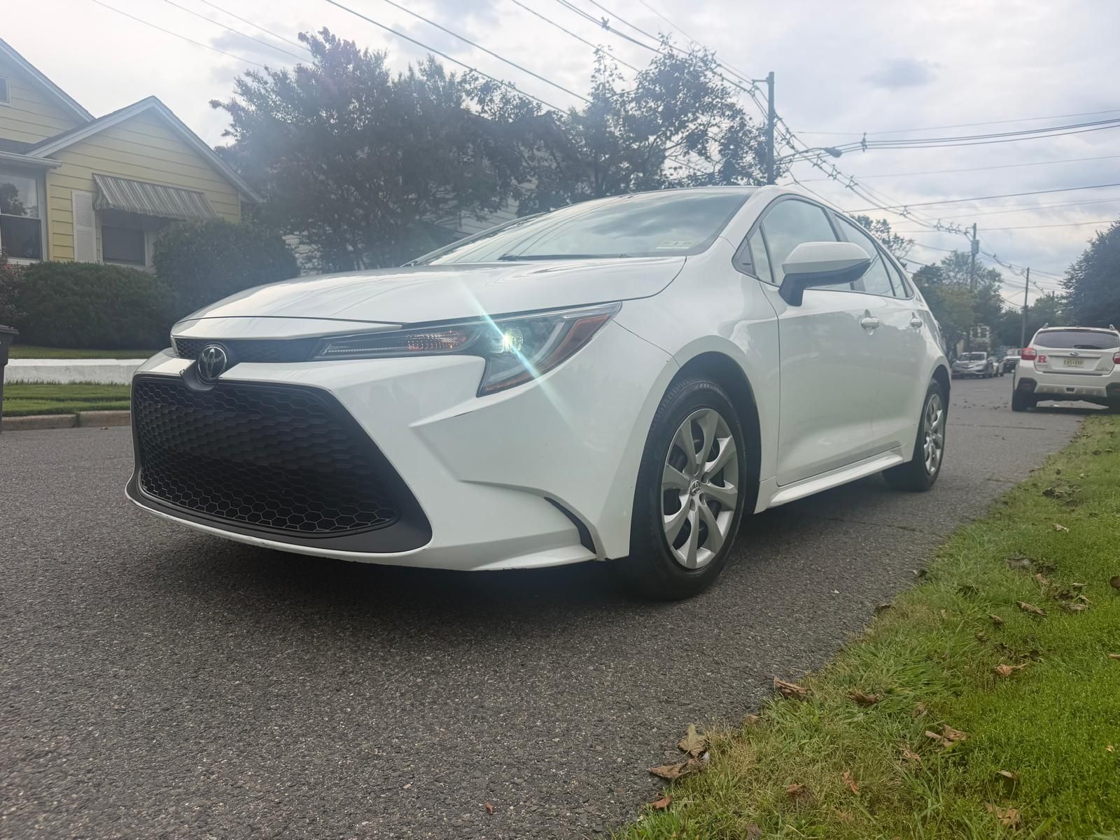 Used 2021 Toyota Corolla LE w/ Carpet Mat Package (TMS) FWD image 9