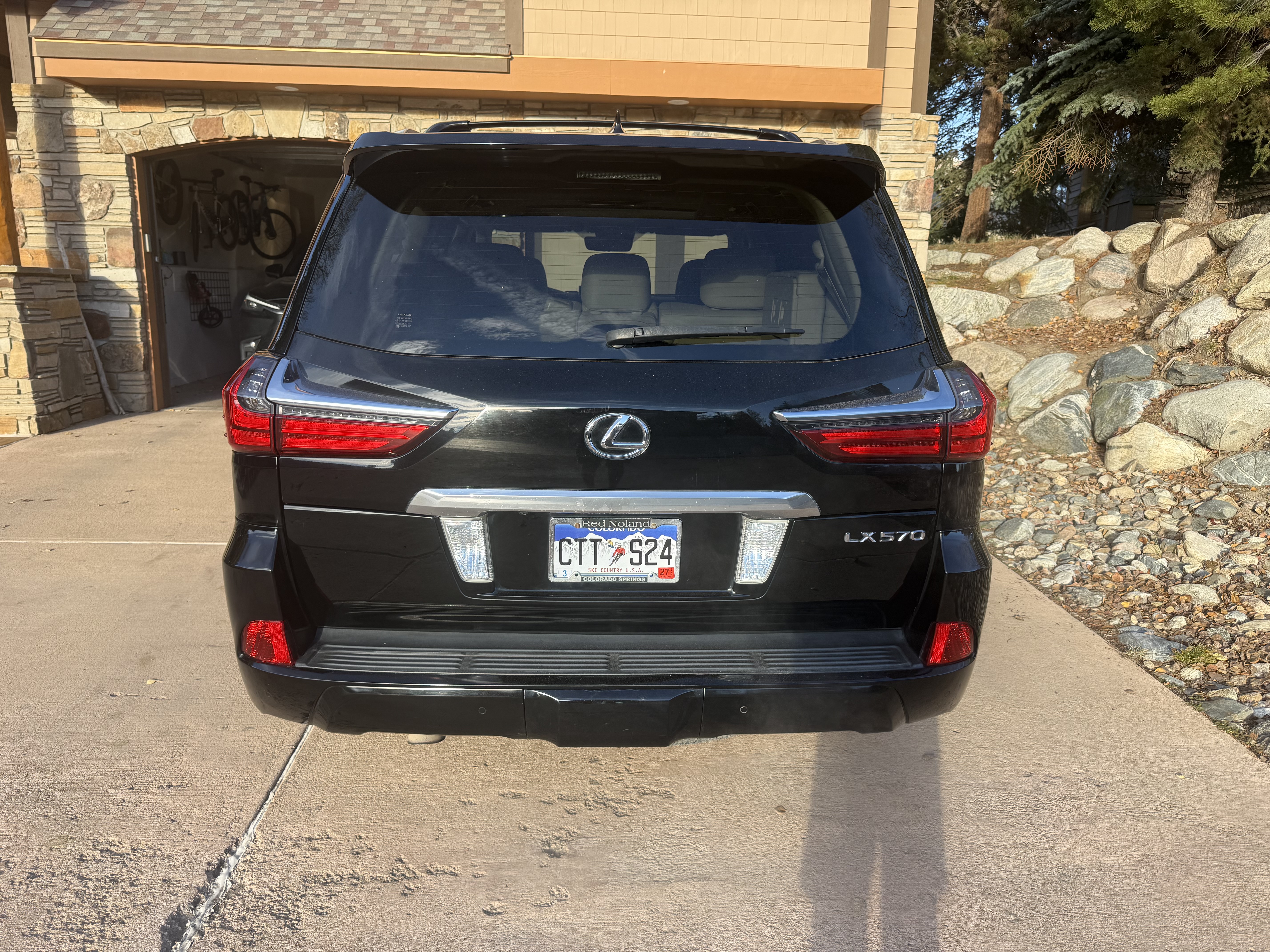 Used 2016 Lexus LX 570 4WD w/ Luxury Package image 10