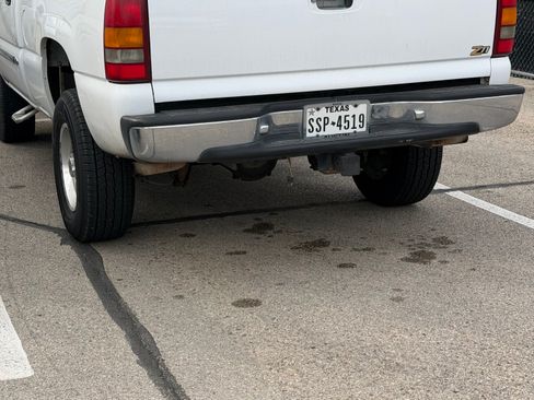 Used 1999 Chevrolet Silverado 1500 LS w/ Off-Road Chassis Pkg AWD/4WD image 2