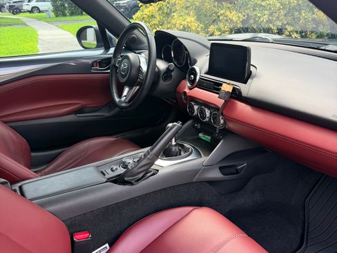 Used 2020 MAZDA MX-5 Miata RF Grand Touring RWD image 4