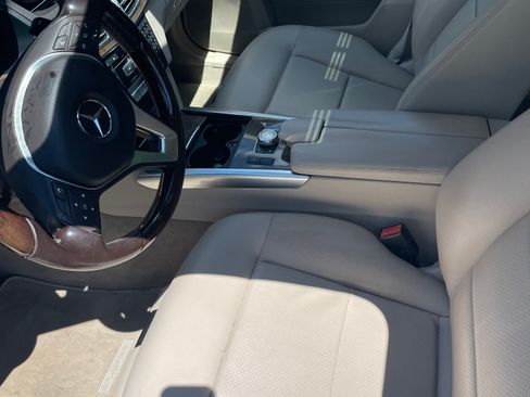 Used 2014 Mercedes-Benz E 350 4MATIC Sedan image 9