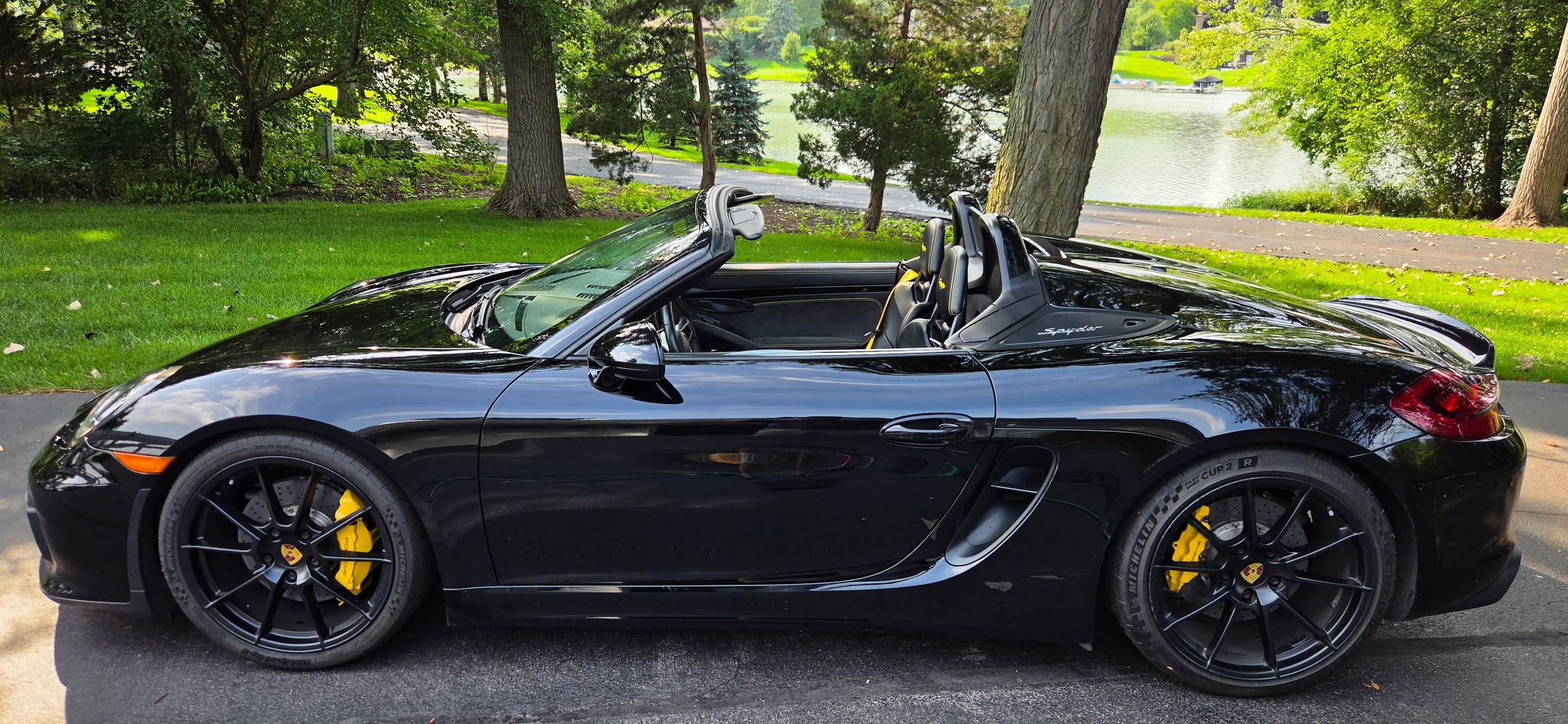 Used 2016 Porsche Boxster Spyder RWD image 2