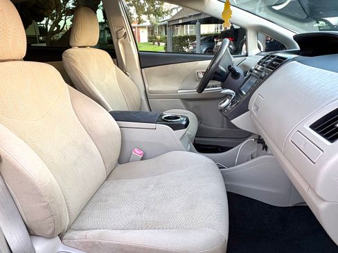 Used 2014 Toyota Prius V Two FWD image 11