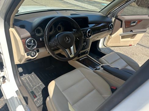 Used 2014 Mercedes-Benz GLK 350 4MATIC image 5