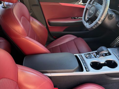 Used 2020 Kia Stinger GT2 RWD image 6