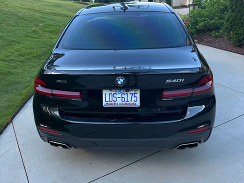 Used 2019 BMW 540i xDrive w/ M Sport Package image 5