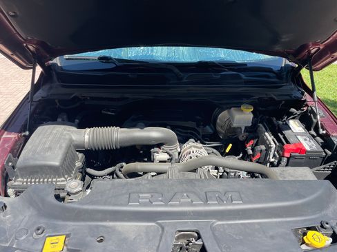 Used 2019 RAM 1500 Laramie AWD/4WD image 19