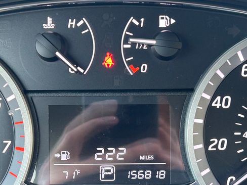 Used 2014 Nissan Sentra SL w/ Premium Package image 17