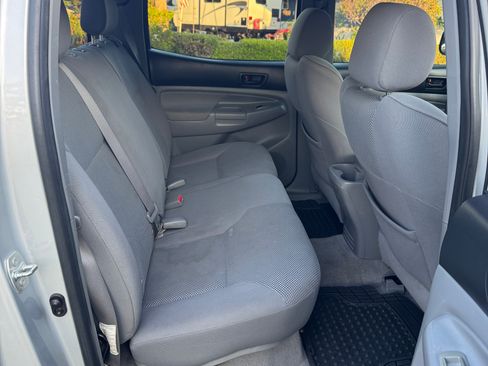 Used 2006 Toyota Tacoma PreRunner image 16