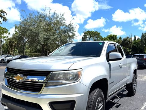 Used 2020 Chevrolet Colorado W/T w/ Custom Special Edition image 2