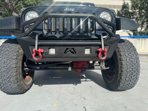 Used 2017 Jeep Wrangler Unlimited Rubicon image 8