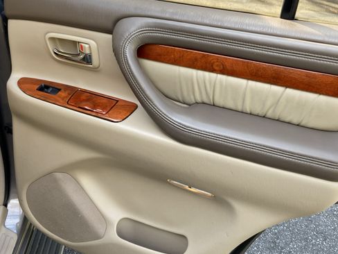 Used 1999 Lexus LX 470 4WD image 10