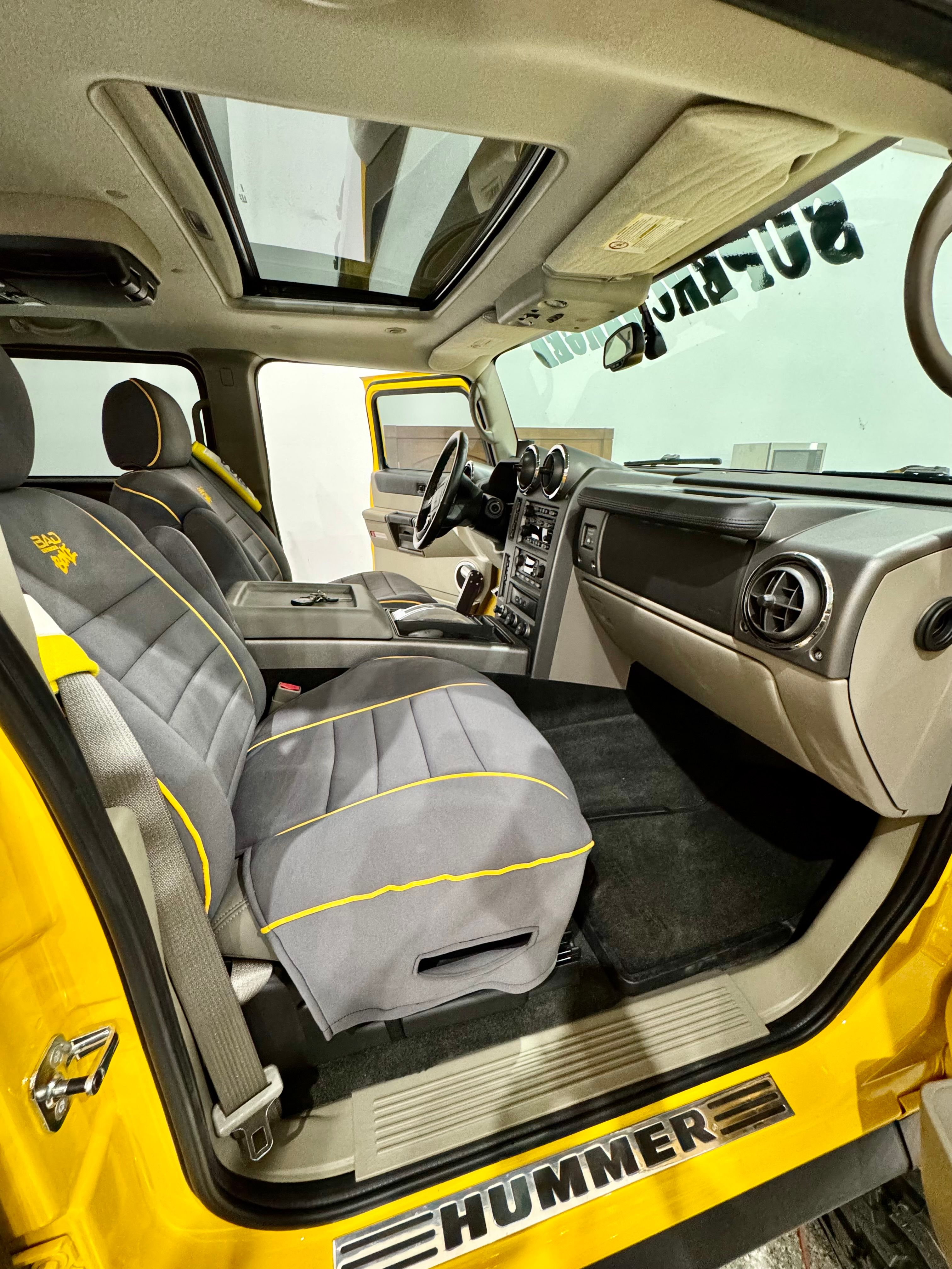 Used 2003 HUMMER H2 w/ Preferred Equipment Group AWD/4WD image 17