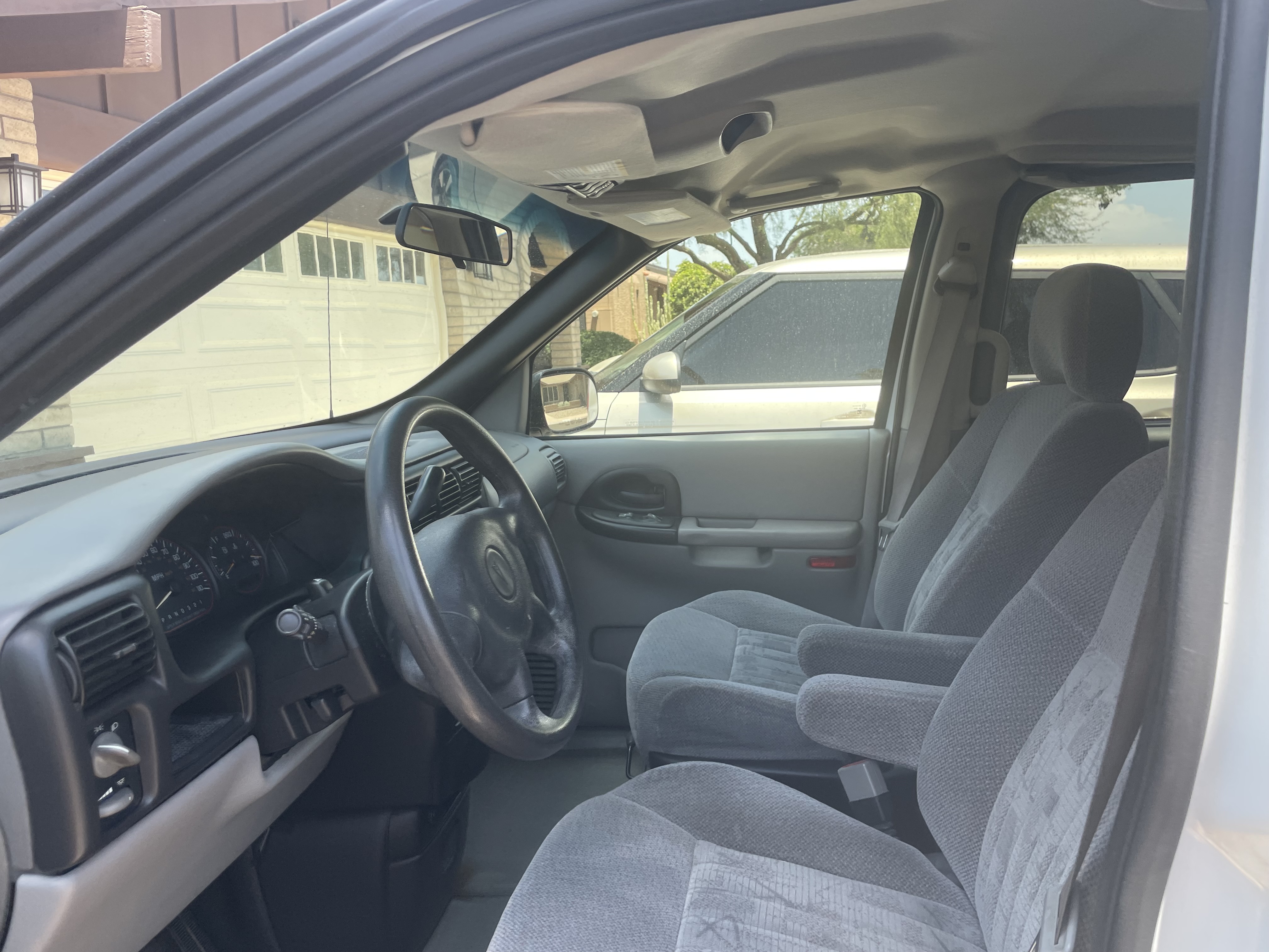 Used 2005 Pontiac Montana Extended FWD image 4