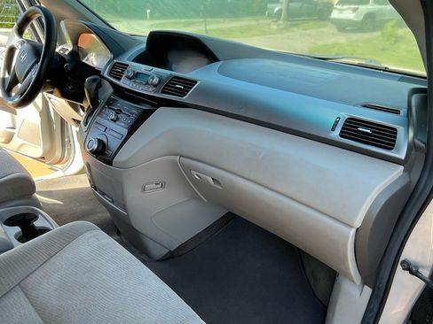 Used 2012 Honda Odyssey EX image 11