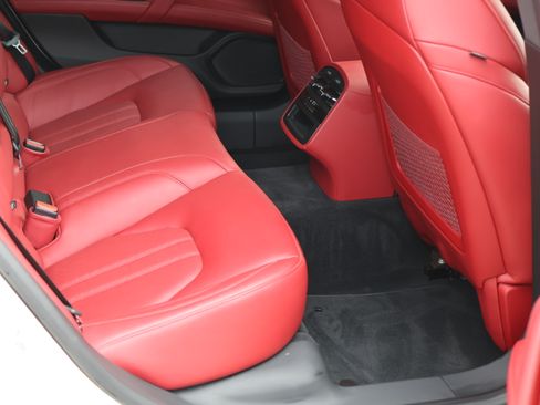 Used 2017 Maserati Quattroporte GTS GranSport image 21