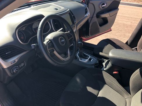 Used 2015 Jeep Cherokee Latitude image 12