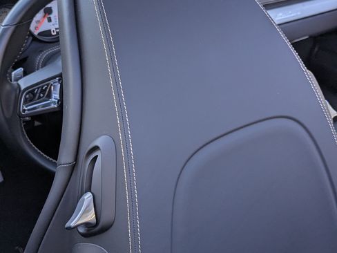 Used 2021 Porsche 718 Boxster image 22