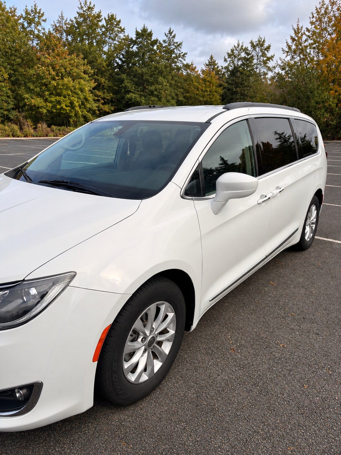 Used 2017 Chrysler Pacifica Touring-L FWD image 20
