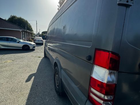 Used 2007 Dodge Sprinter 2500 w/ Comfort Seating Group image 9