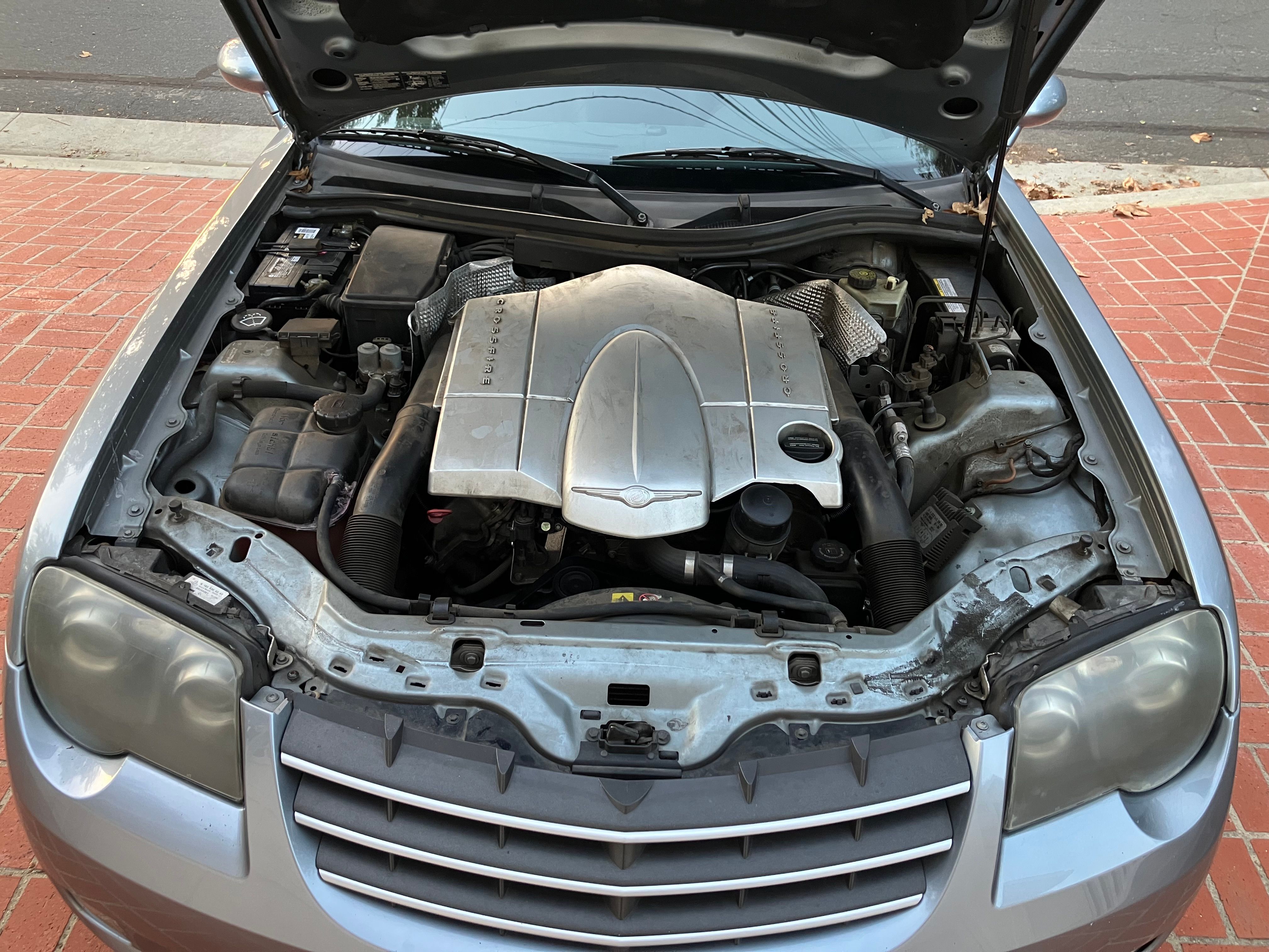 Used 2005 Chrysler Crossfire Limited RWD image 2