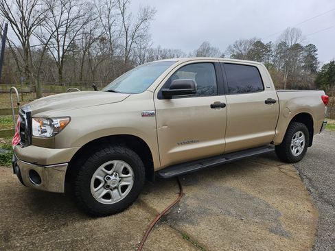 Used 2010 Toyota Tundra SR5 image 2