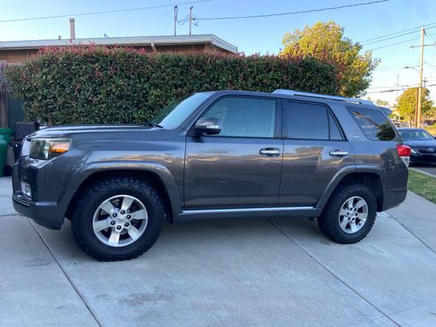 Used 2010 Toyota 4Runner SR5 image 1