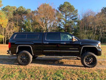 Used 2015 GMC Sierra 2500 Denali w/ Duramax Plus Package