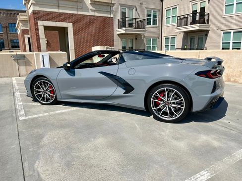 Used 2024 Chevrolet Corvette Stingray Preferred Conv w/ Z51 Performance Package RWD image 4