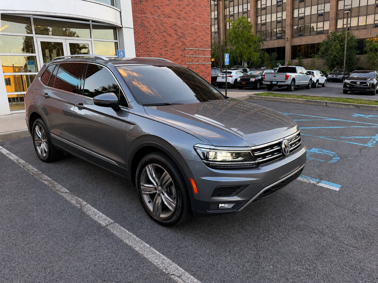 Used 2019 Volkswagen Tiguan S AWD/4WD image 1