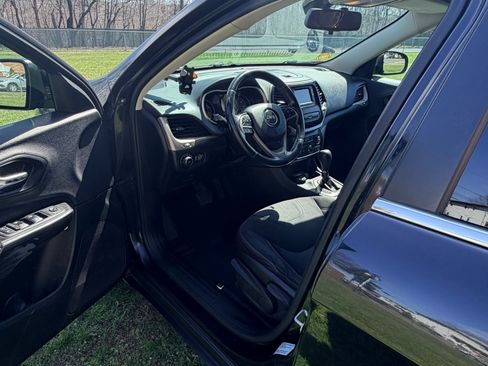 Used 2015 Jeep Cherokee Latitude image 10