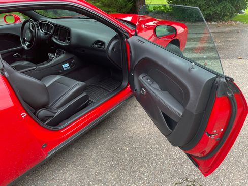 Used 2018 Dodge Challenger R/T Plus RWD image 8