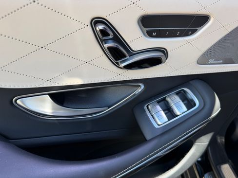 Used 2018 Mercedes-Benz S 560 Sedan image 21