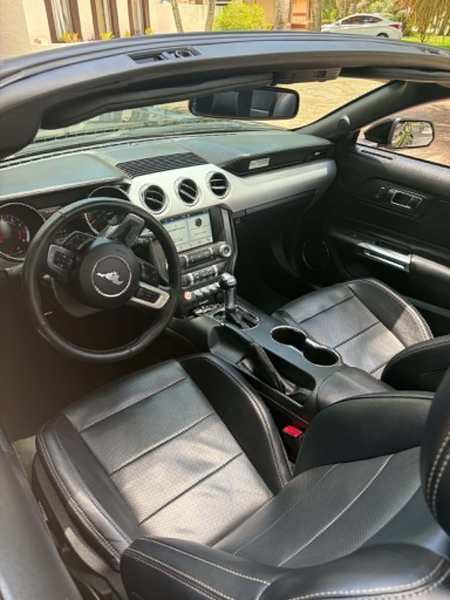 Used 2017 Ford Mustang Premium RWD image 4