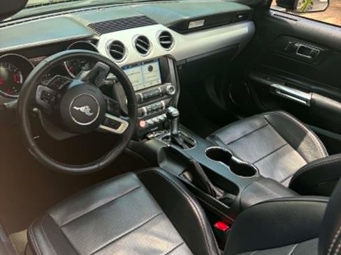 Used 2017 Ford Mustang Premium RWD image 4