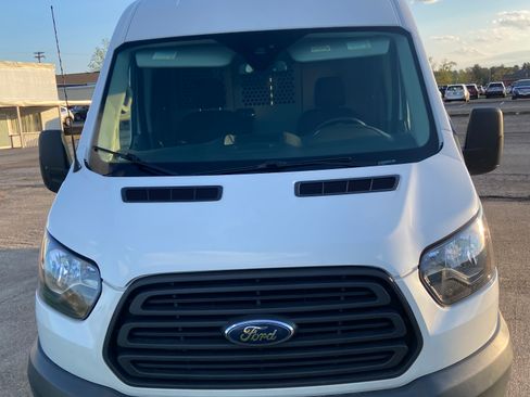 Used 2018 Ford Transit 250 148 Medium Roof RWD image 2