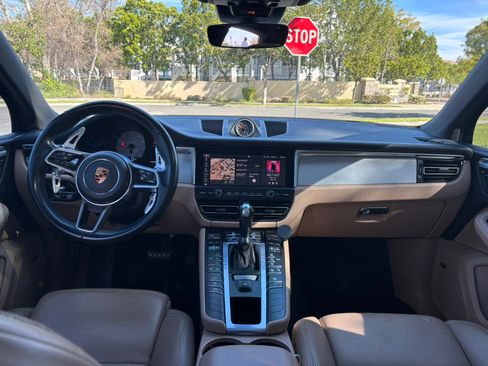Used 2019 Porsche Macan S image 22