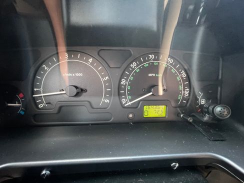 Used 2003 Land Rover Discovery S image 22