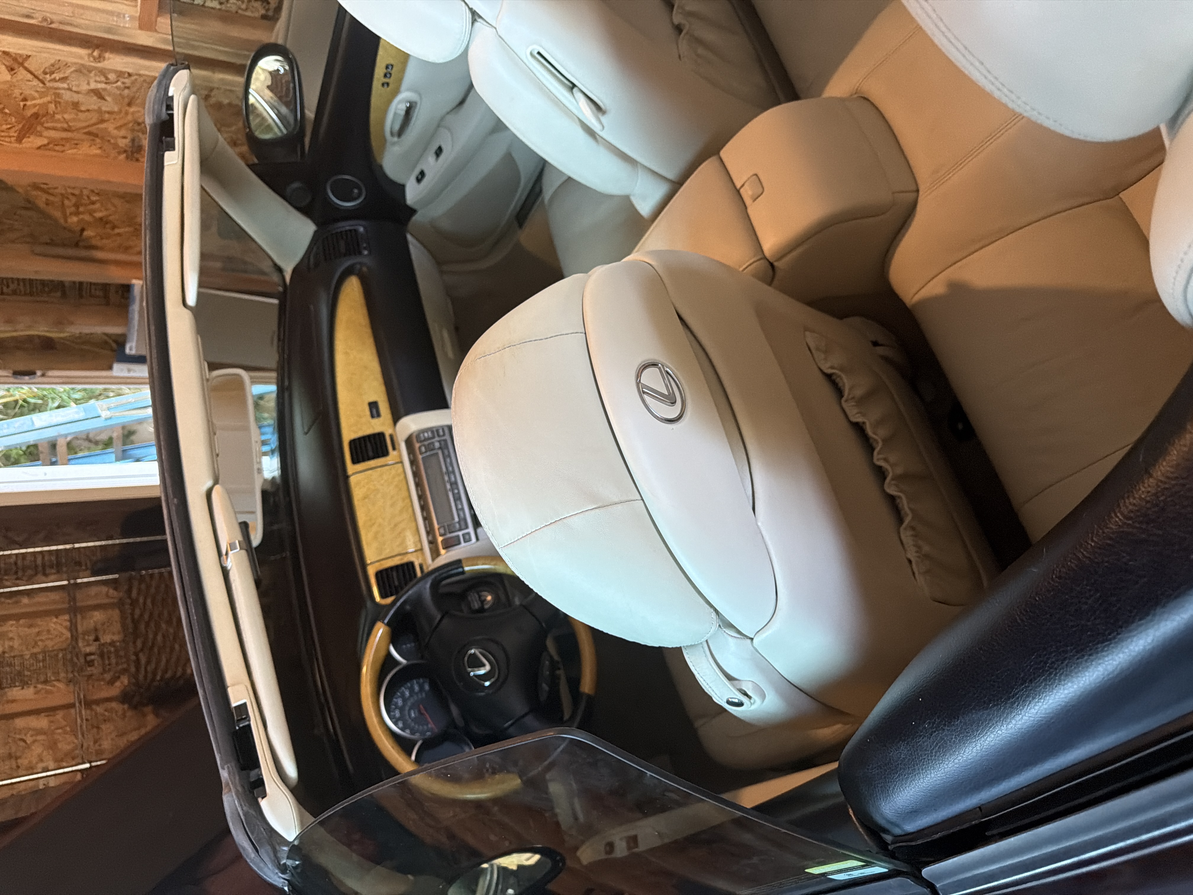 Used 2004 Lexus SC 430 Convertible RWD image 2