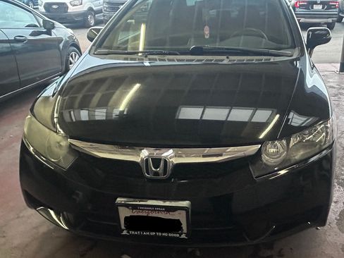Used 2010 Honda Civic LX image 2