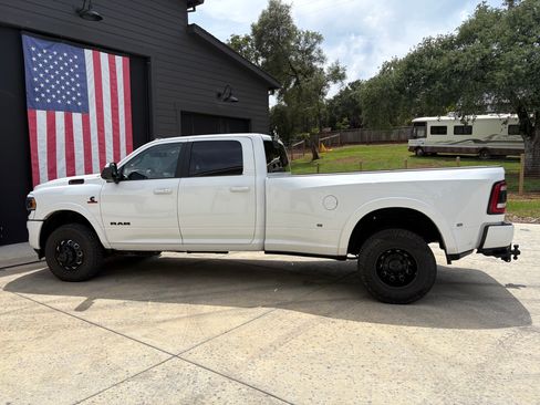 Used 2021 RAM 3500 Laramie w/ Night Edition AWD/4WD image 6