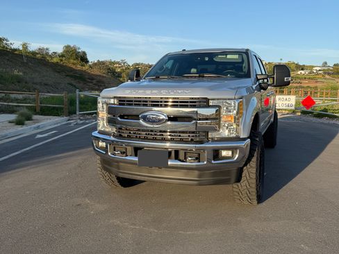 Used 2017 Ford F250 Lariat w/ Lariat Ultimate Package image 5