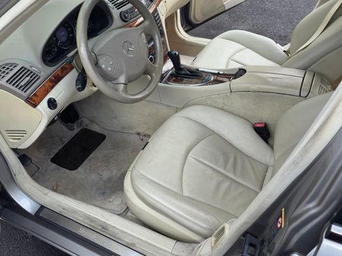Used 2004 Mercedes-Benz E 500 E 500 Sedan 4D image 11