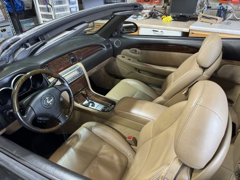 Used 2008 Lexus SC 430 Convertible image 5
