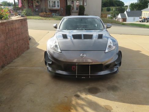Used 2011 Nissan 370Z NISMO RWD image 5