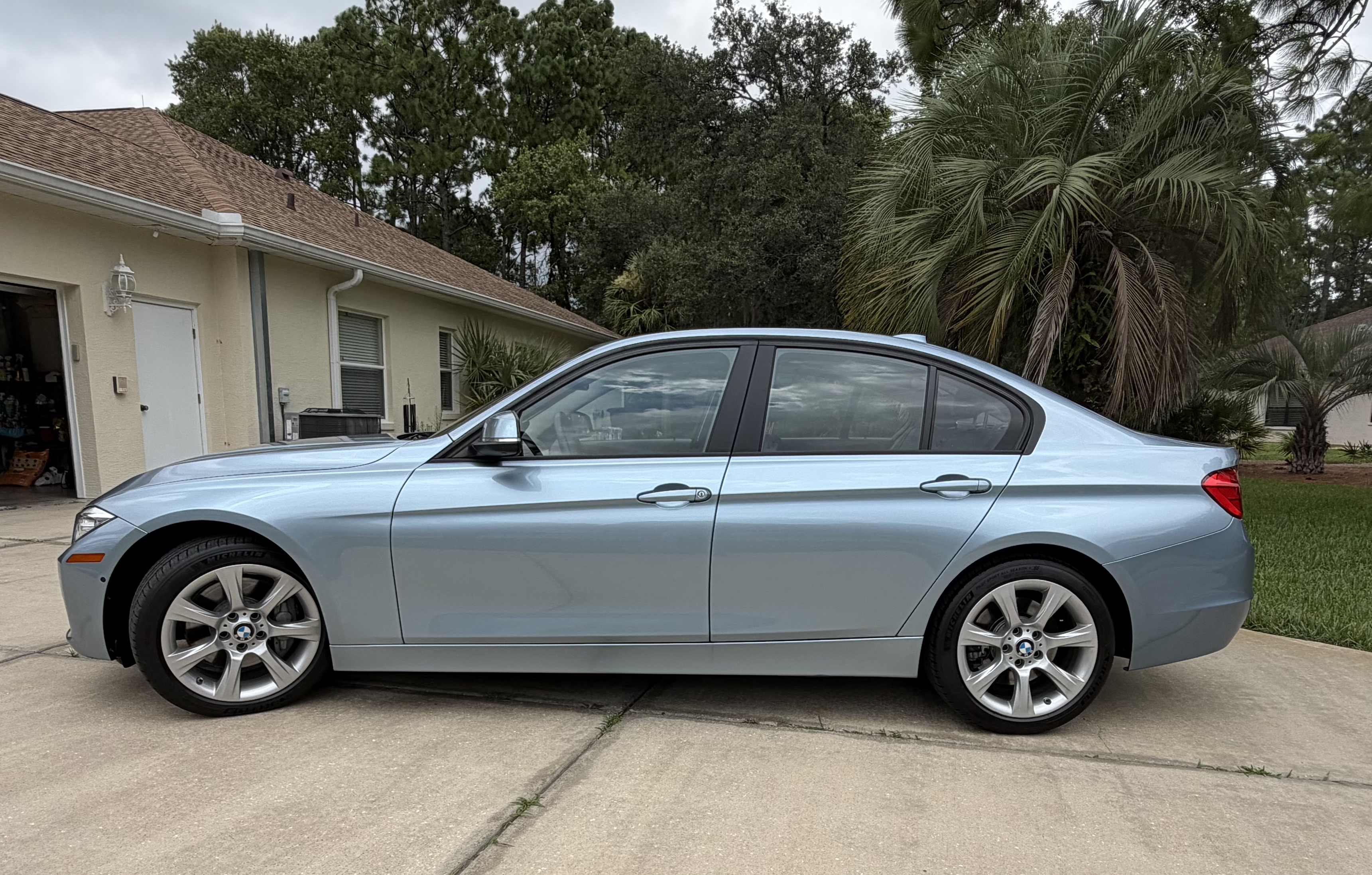 Used 2013 BMW 335i Sedan RWD image 2