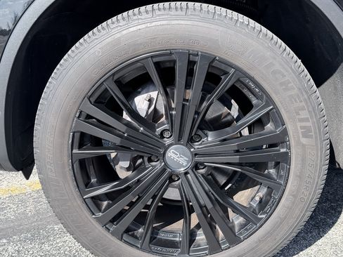 Used 2014 Volkswagen Touareg VR6 image 25